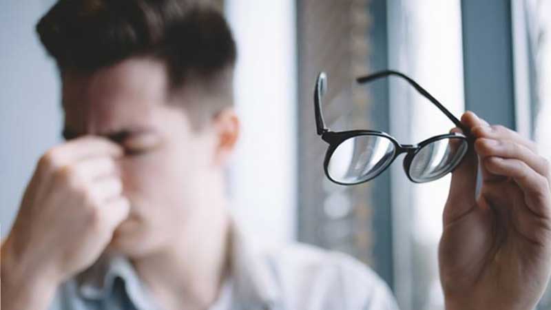 Bị cận có đi xkld nhật được không?