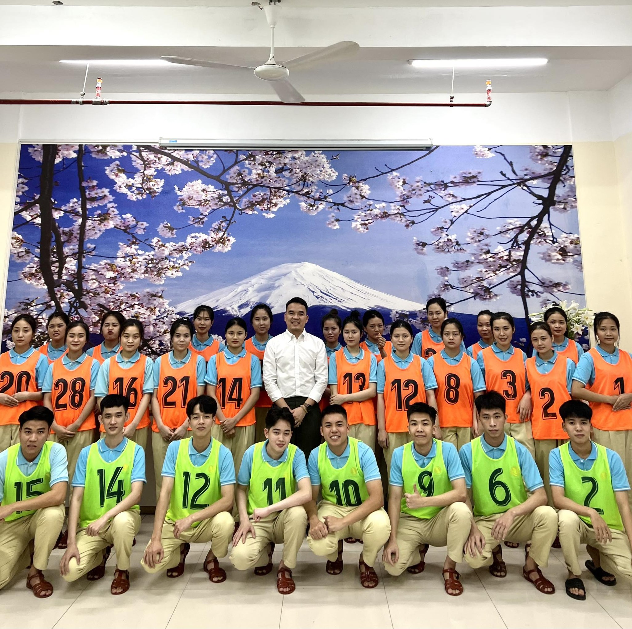 Hỗ trợ việc làm sau khi về nước